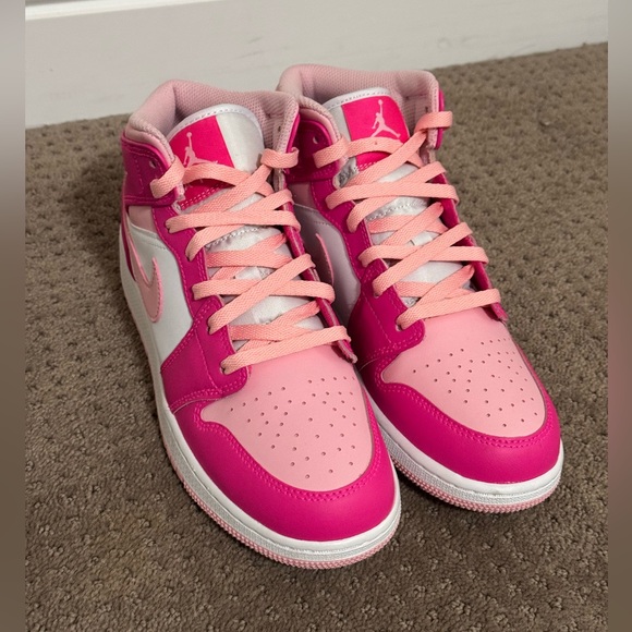 Nike Air Jordan 1 Mid GS Fierce Pink - size 6.5Y - Picture 3 of 6
